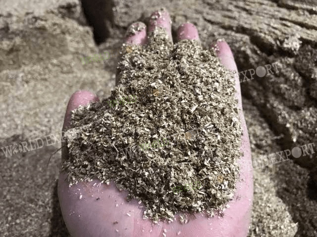 نشارة خشب السنط